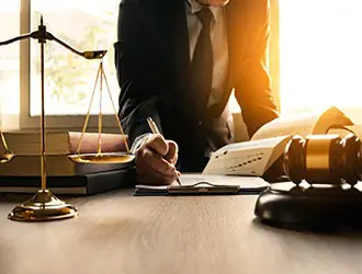 Can A Business Litigation Lawyer In Manhattan Help Me Negotiate A Settlement Of My Claim Without Bringing A Lawsuit, Manhattan